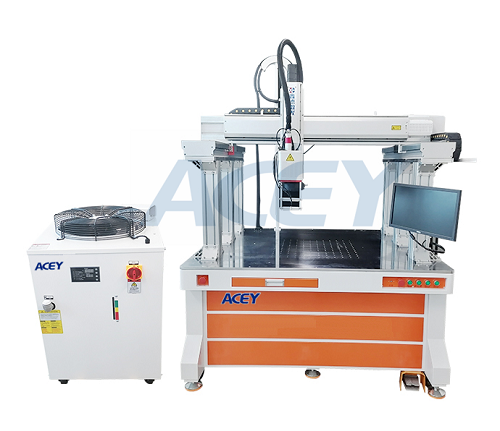 Laser welding machine for prismatic battery