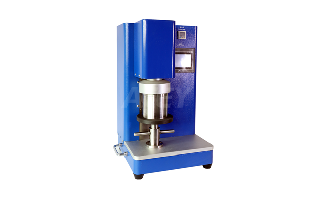 Maintenance is required before using the vacuum mixer to avoid problems